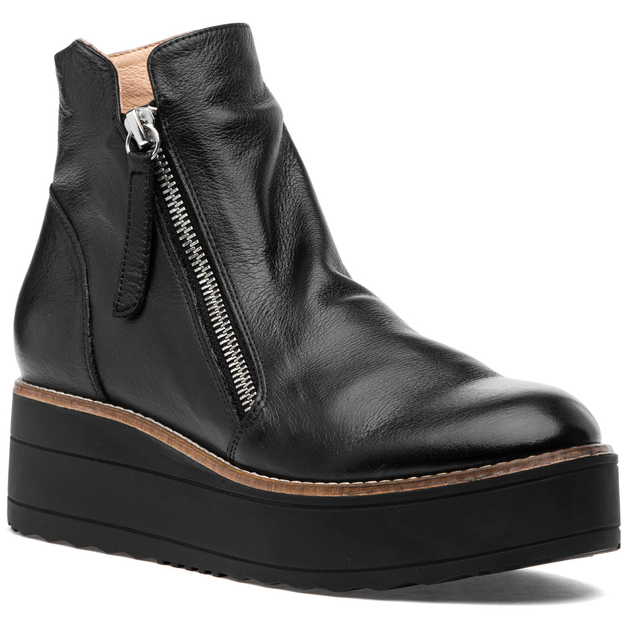NeNe Short Leather Boot- Black/Black