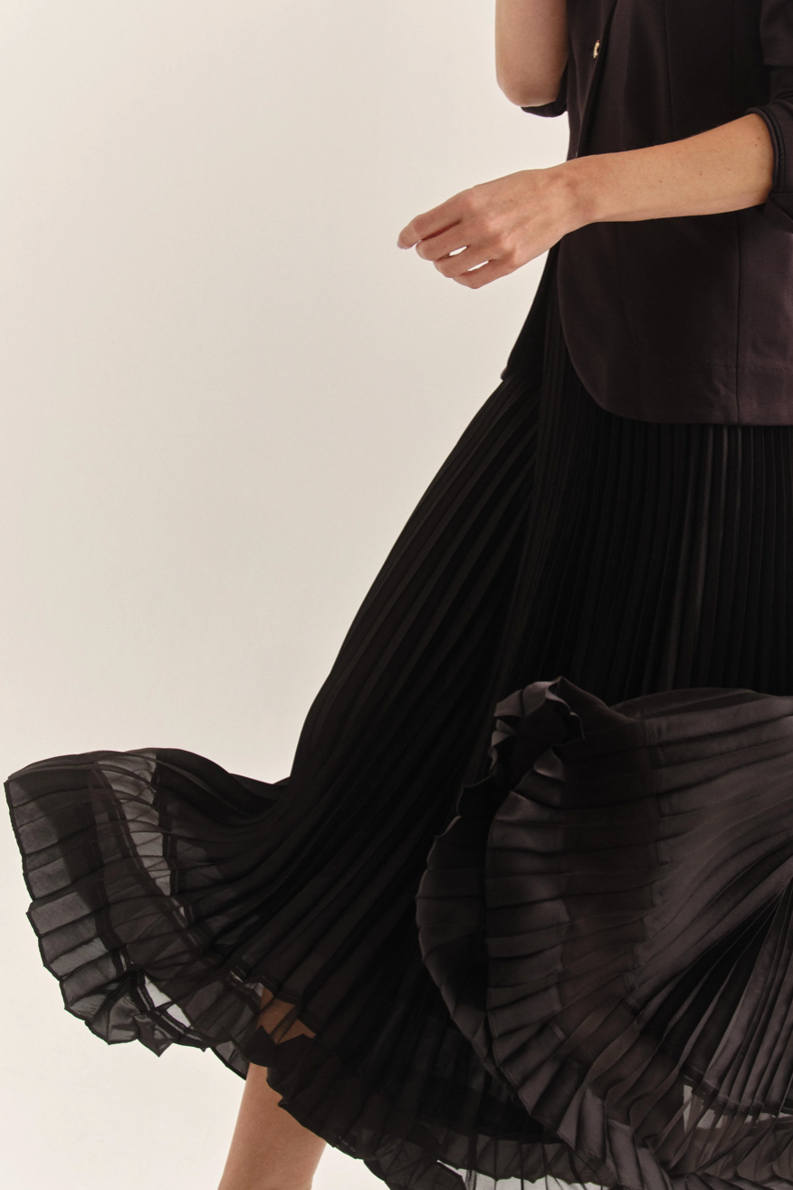 Claudia Satin Pleated Skirt- Noir