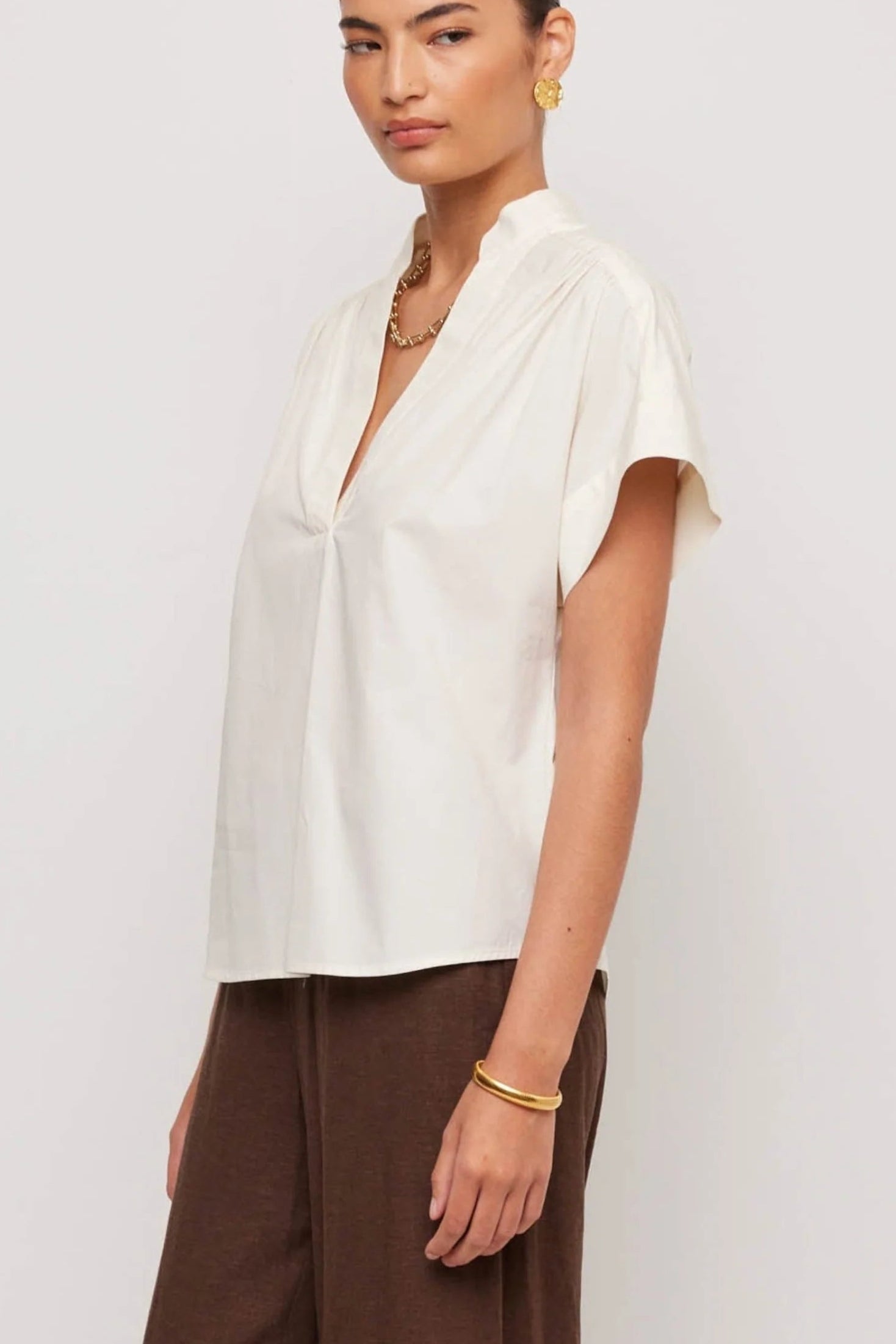 Olive Short Sleeve V Neck Top- Cream