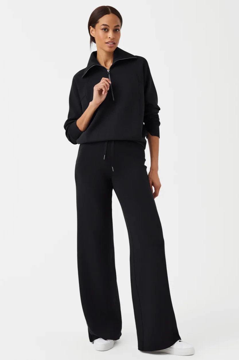 Air Essentials Wide Leg Pant- Very Black