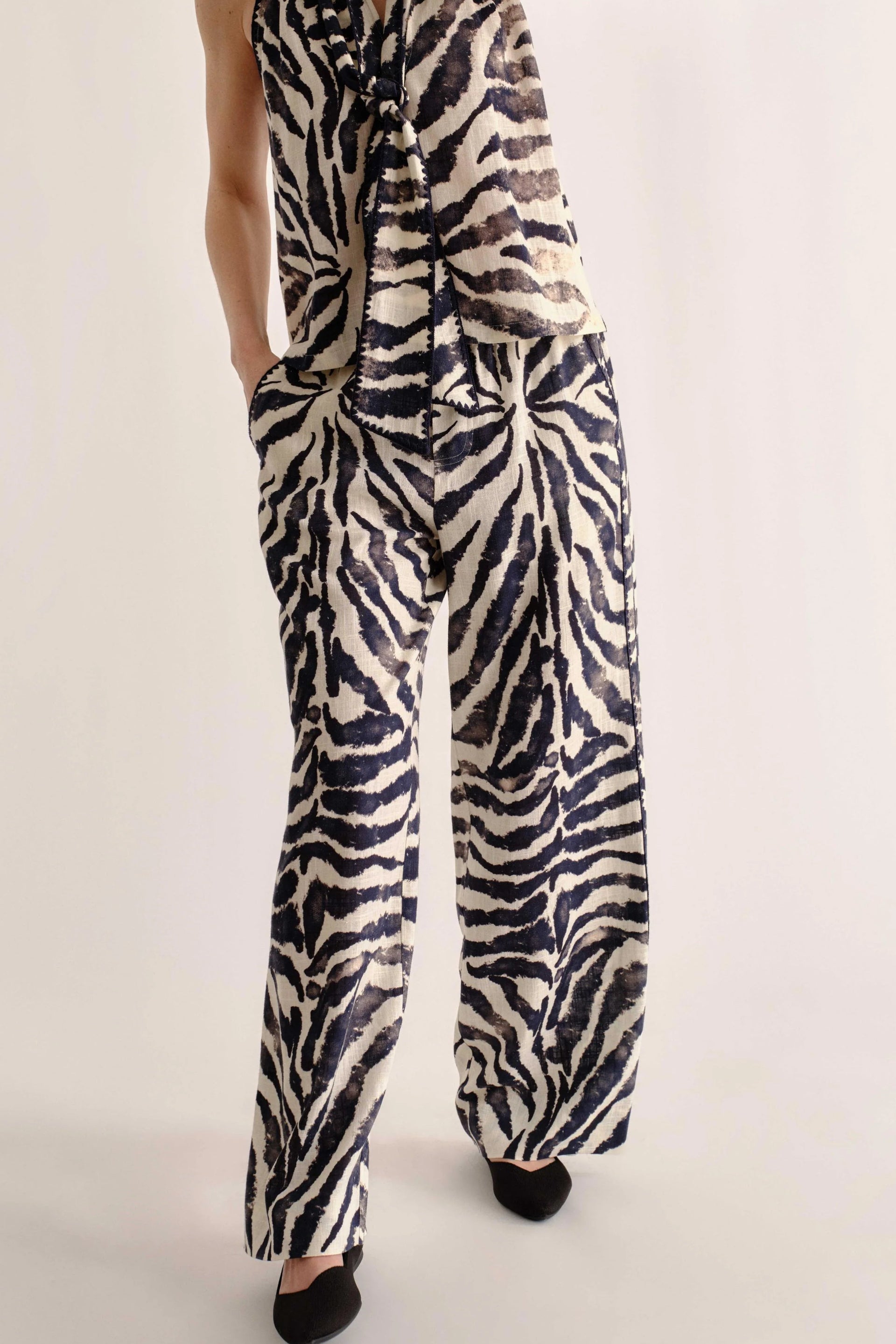 Mia Pant- Zebra