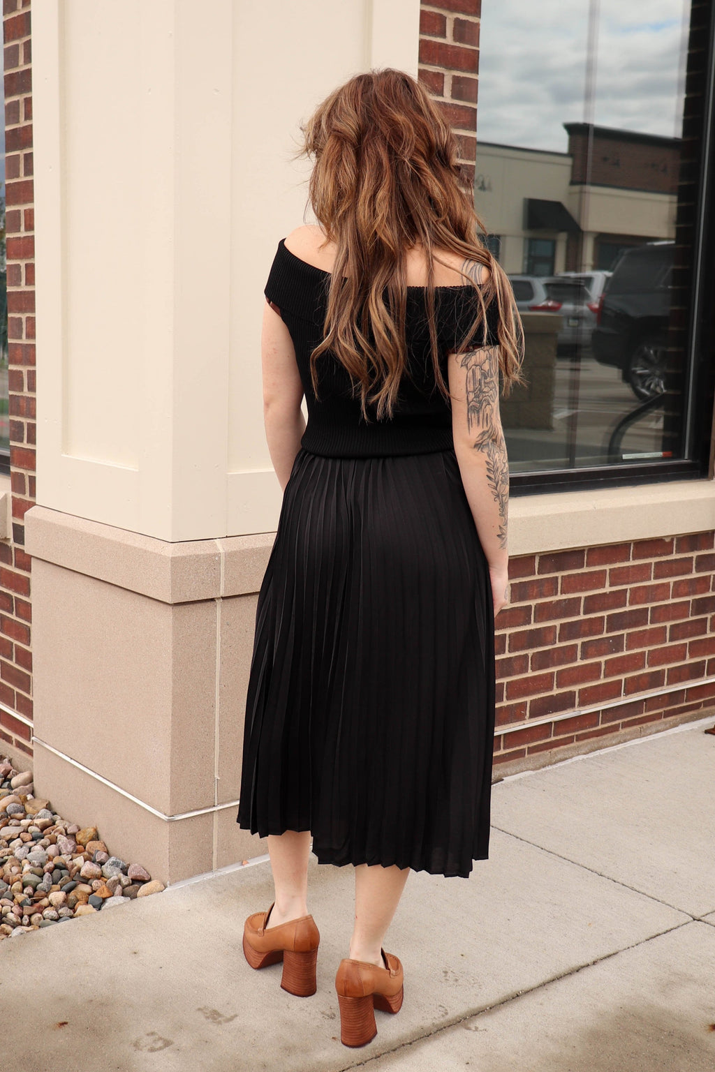 Off the Shoulder Midi Dress—Black