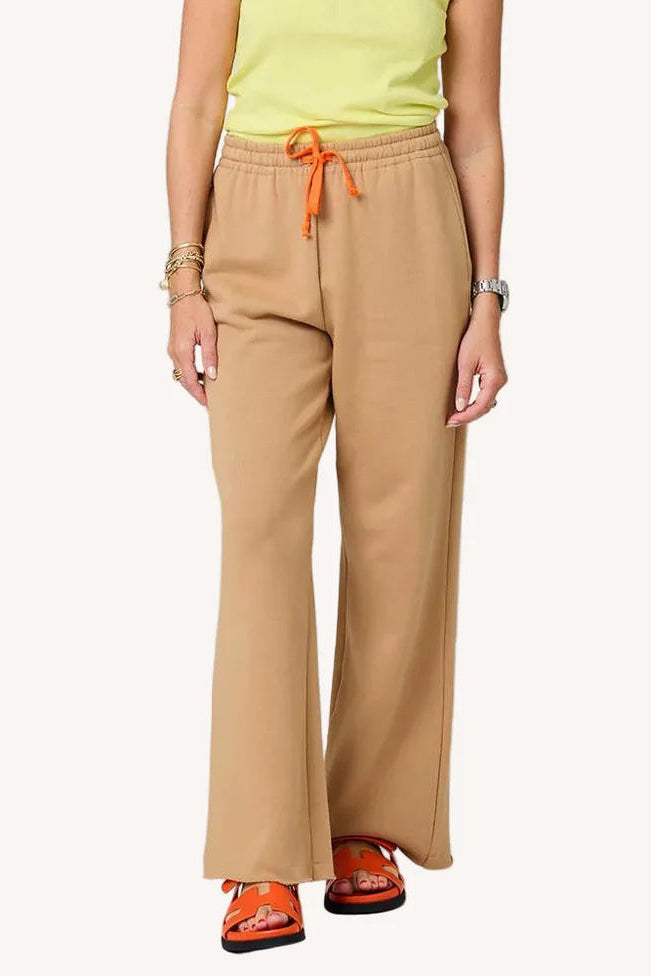 Weekend Barb Sweatpant- Camel
