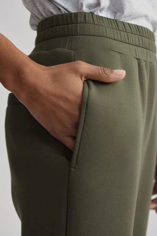The Slim Pant 25"- Olive Night