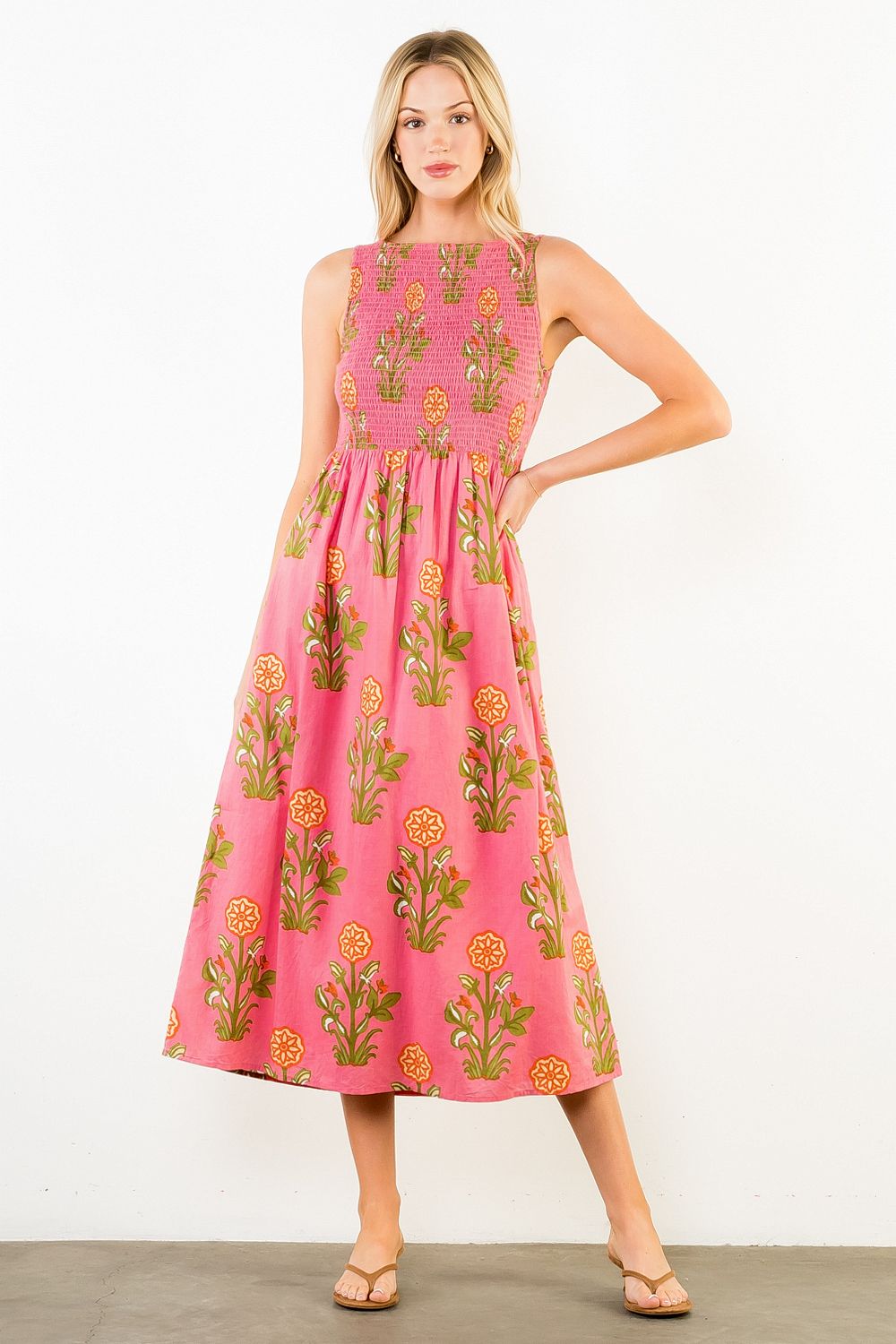 Sleeveless Smocked Pattern Midi Dress